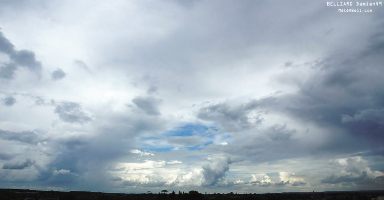 06 juin 2005 - 16h41 - Cumulonimbus calvus (Cb cal) lointain