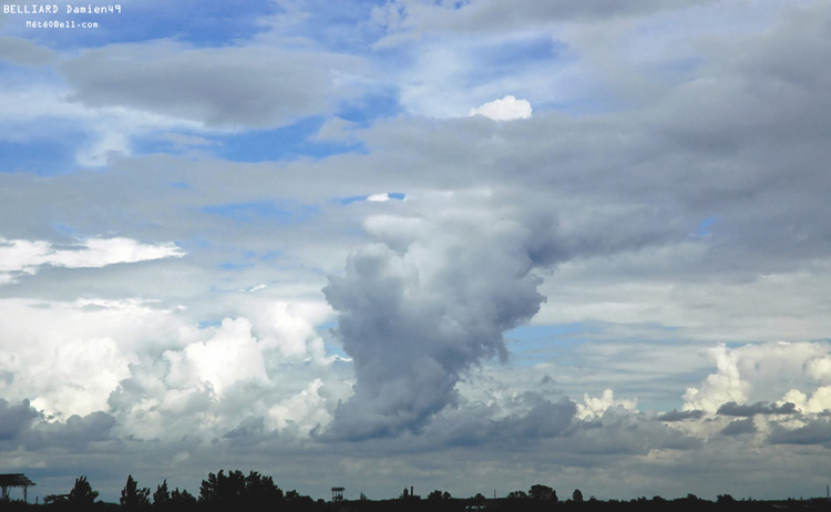 Cumulonimbus Calvus