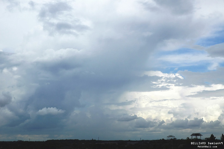 06 juin 2005 - 16h43 - Cumulonimbus calvus