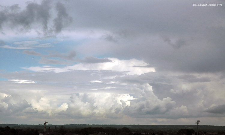 Photo de Cumulonimbus Calvus 2c le 06 juin 2005 en Anjou