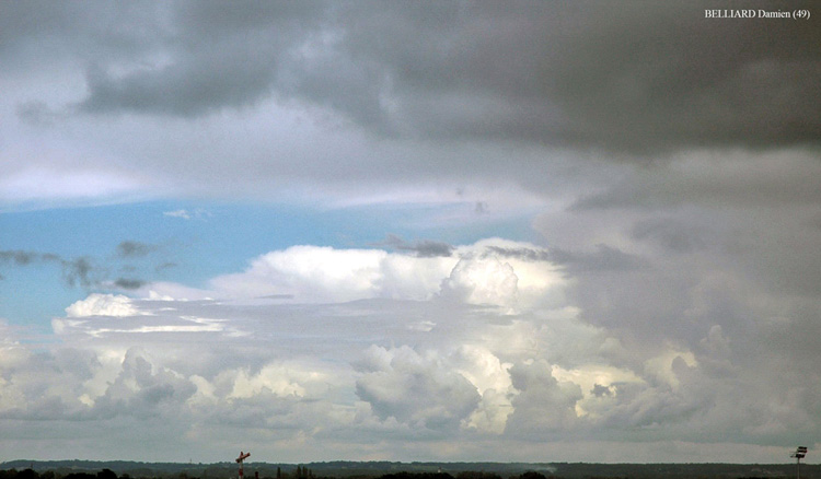 Photo de Cumulonimbus Calvus 2e le 06 juin 2005 en Anjou