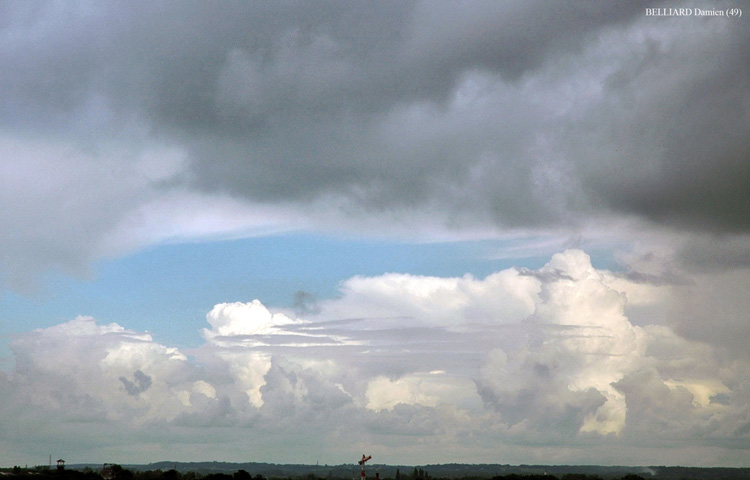 Photo de Cumulonimbus Calvus 2g le 06 juin 2005 en Anjou