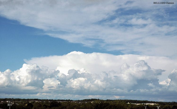 Photo de Cumulonimbus avec sommet pénétrant 3f le 06 juin 2005 en Anjou