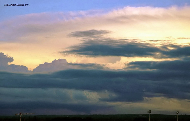 Probable Nuage-Mur avec son cumulonimbus