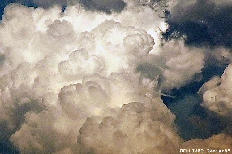 27 juillet 2005 - 17h51 - Cumulus Zoom Forme Tube