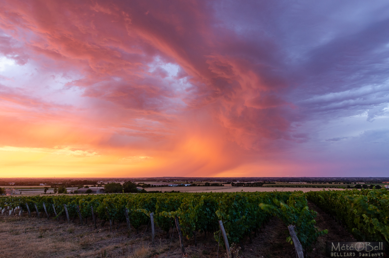 Orage et Coucher de Soleil